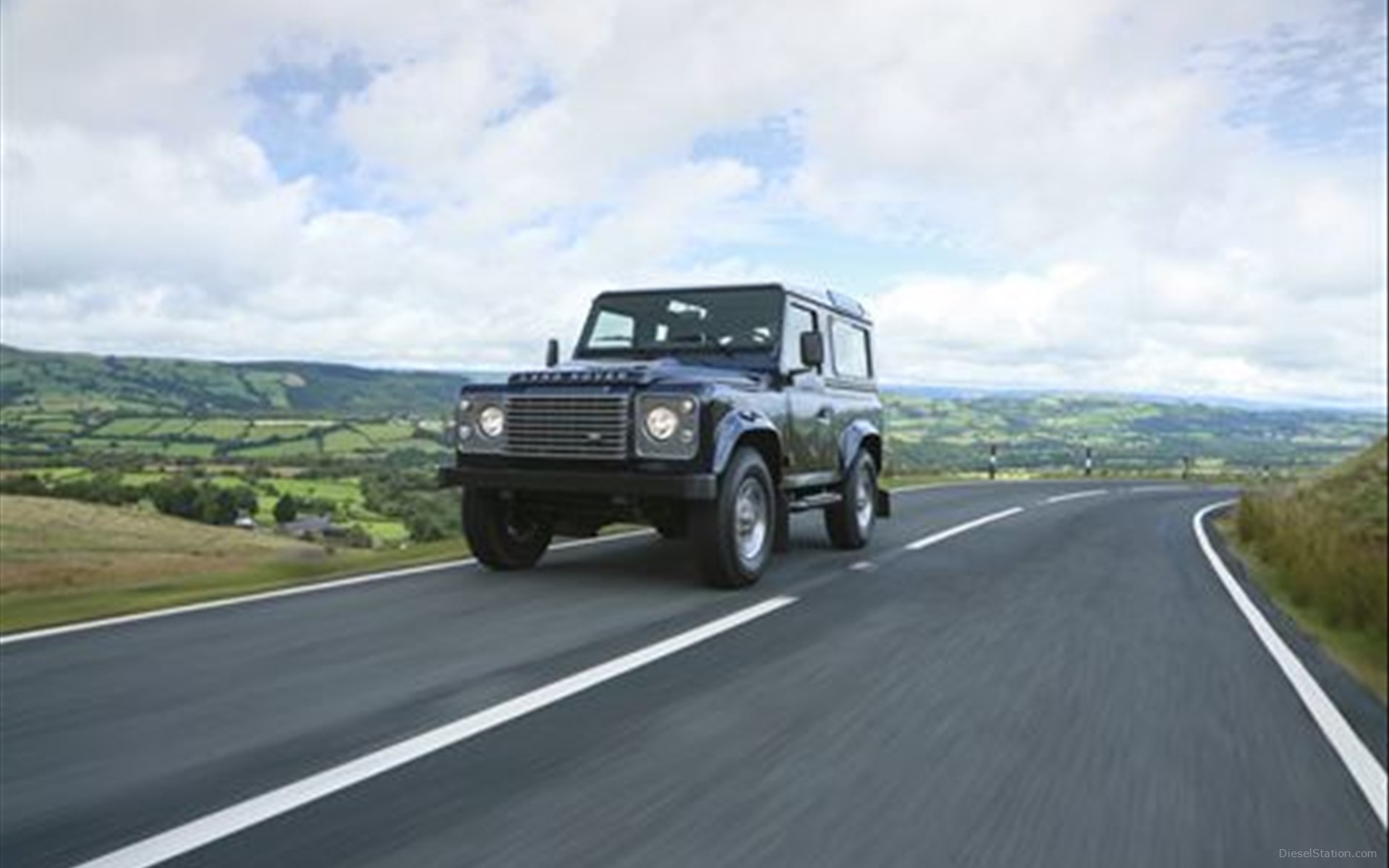 Land Rover Defender 2013